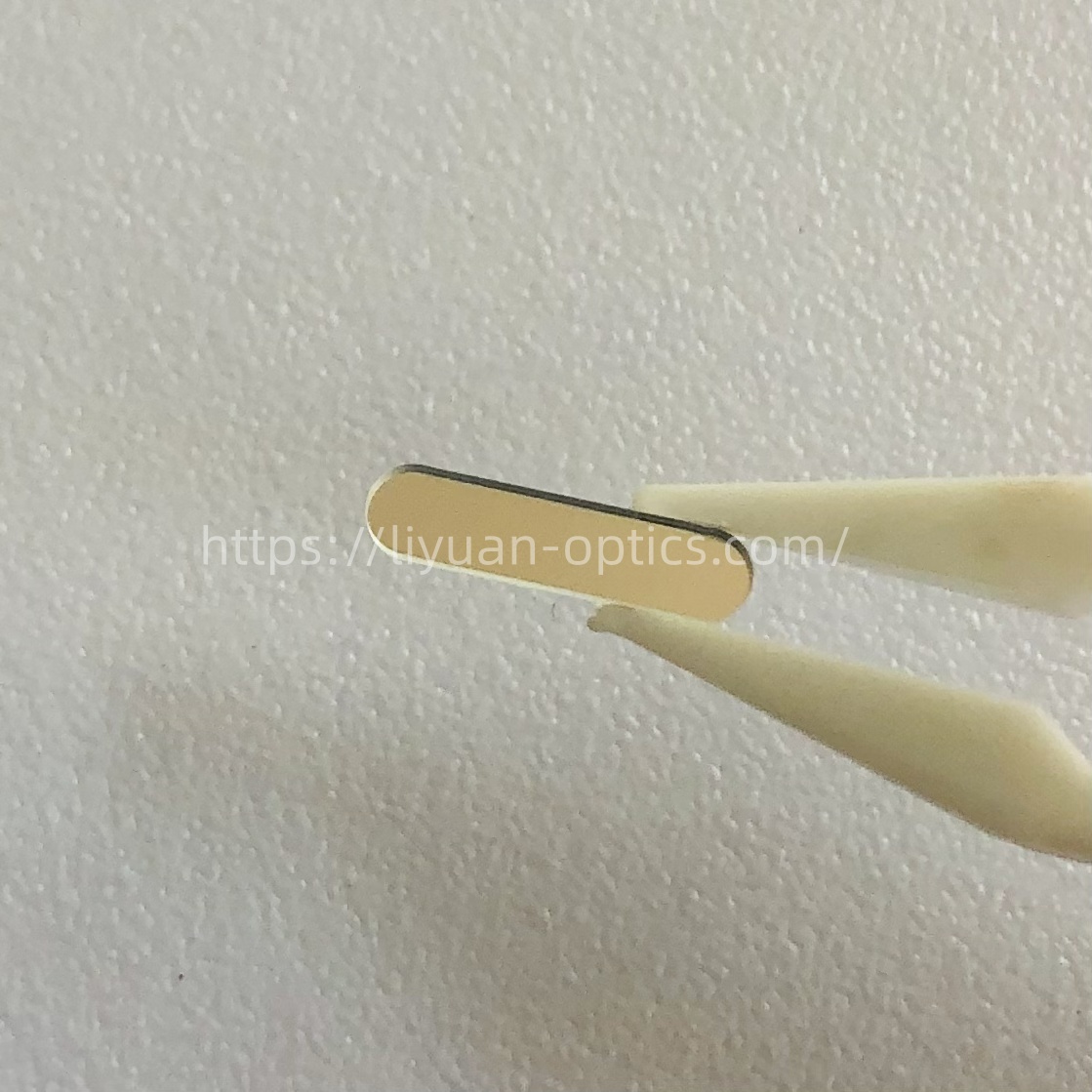 590nm narrow bandpass filter